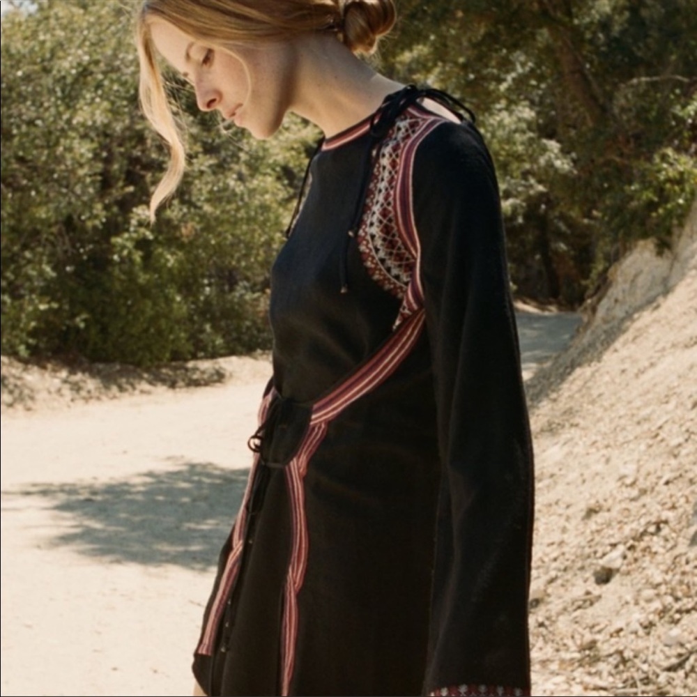DÔEN Puja Silk Dress - Picture 4 of 7